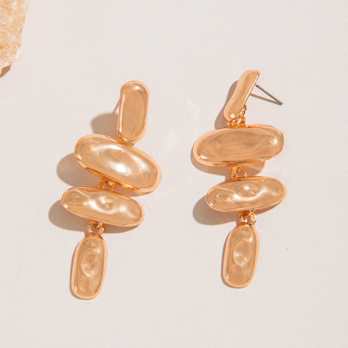 欧美跨境复古水滴形褶皱耳环气质高级感几何椭圆三角形耳钉耳饰女详情12