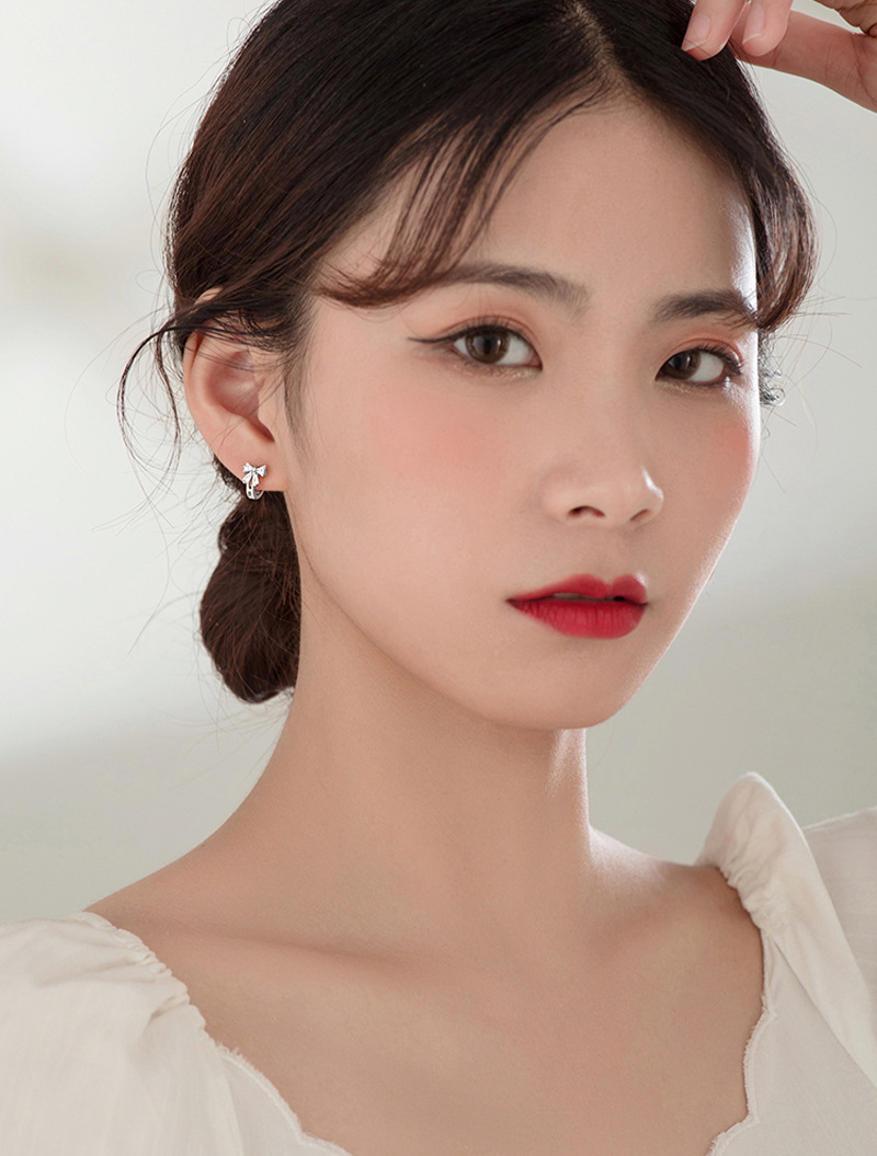 S925 sterling silver needle bow ear loops, a new style of Korean 2023 trendy and sweet girlish heart circle ear loops pic 3