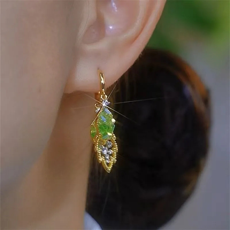 绿色水晶树叶耳环女2024年新款潮气质高级感锆石叶子耳扣轻奢耳饰详情3