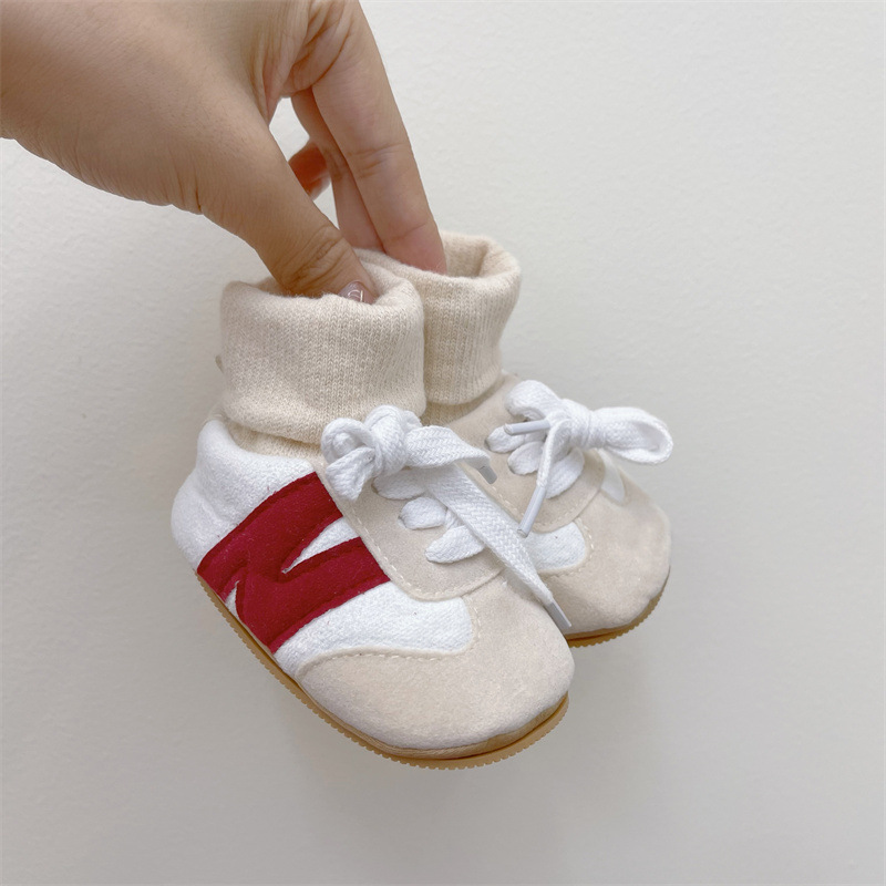 秋冬新生婴儿0-1岁男女宝宝软胶底鞋袜不掉跟保暖运动防滑学步鞋详情4