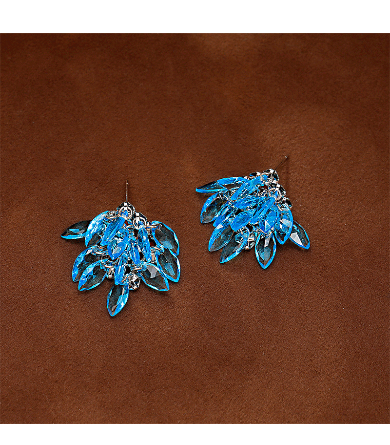 时髦个性轻奢水滴几何水滴流苏耳环女直播爆款超闪气质高级感耳饰详情5