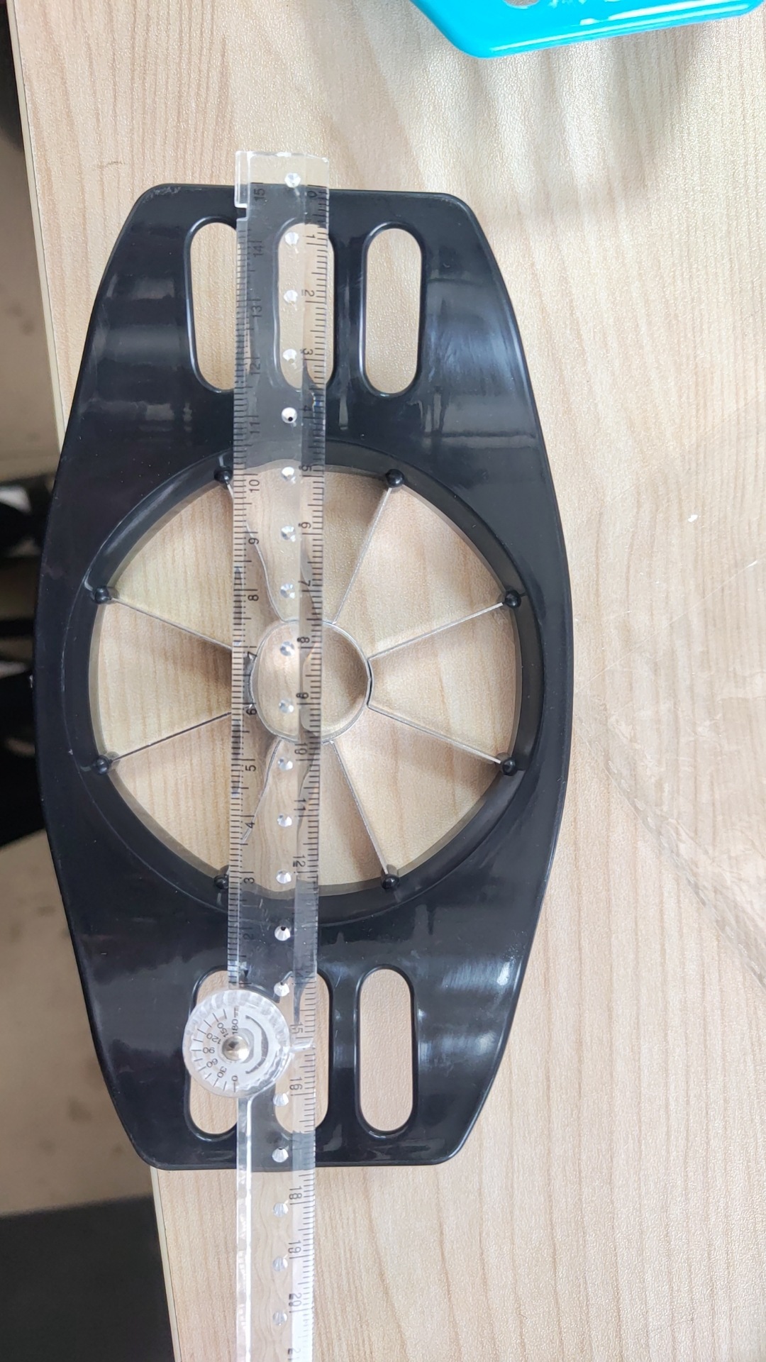 跨境专供现货塑料苹果核去除器水果分离切割器厨房不锈钢小型工具日用百货详情1