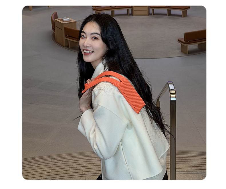 爆款包包女2025新款时尚手工针织腋下包小众单肩包上课毛线手机包详情14
