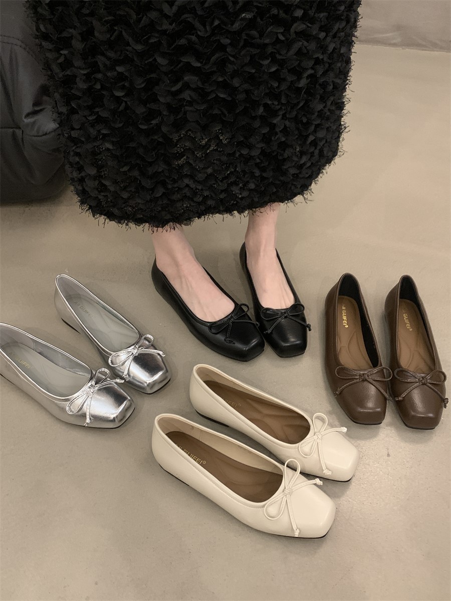 Silver single shoe with a shallow bow, a new French gentle evening style flat ladle for women in the spring of 2025 pic 10