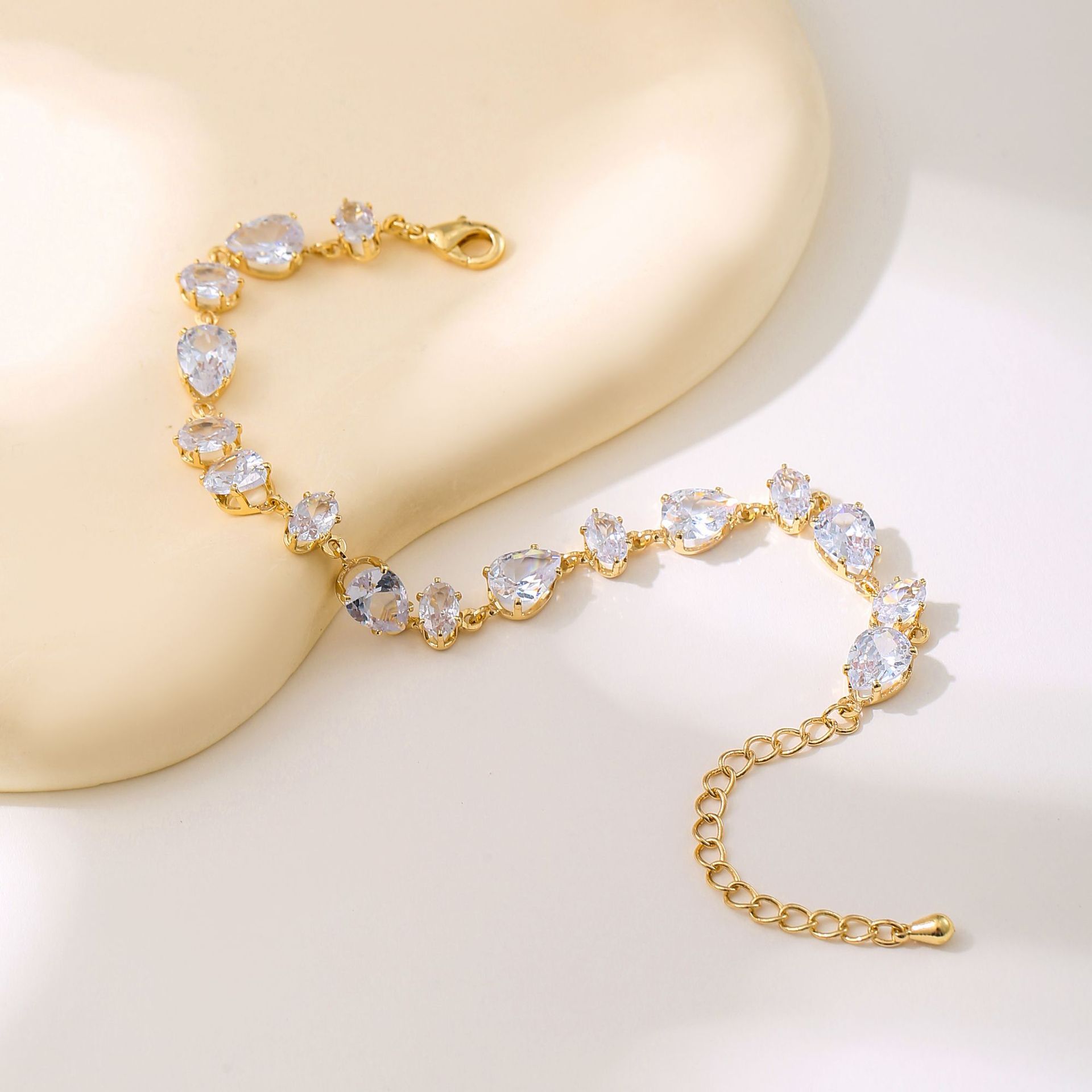 浪漫法式锆石爱心珍珠18K金手链轻奢高级感时尚甜美风首饰套装详情8