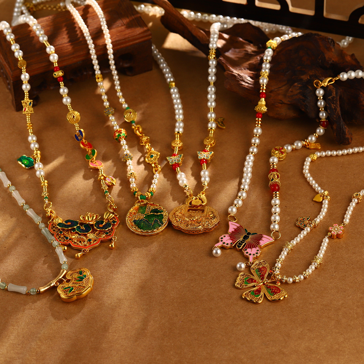 New Chinese-style retro peace lock butterfly pearl necklace for women, elegant and sophisticated, fashionable and versatile, exquisite collarbone chain pic 20