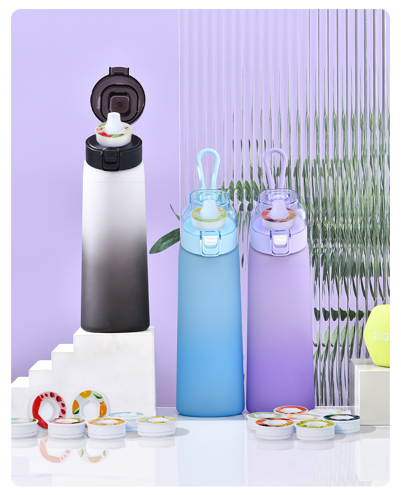 The fragrant cup is selling well. The fun and creative tritan water cup is designed for girls with a high level of appearance. It is a student sports cup with a straw and a gradient handle pic 24