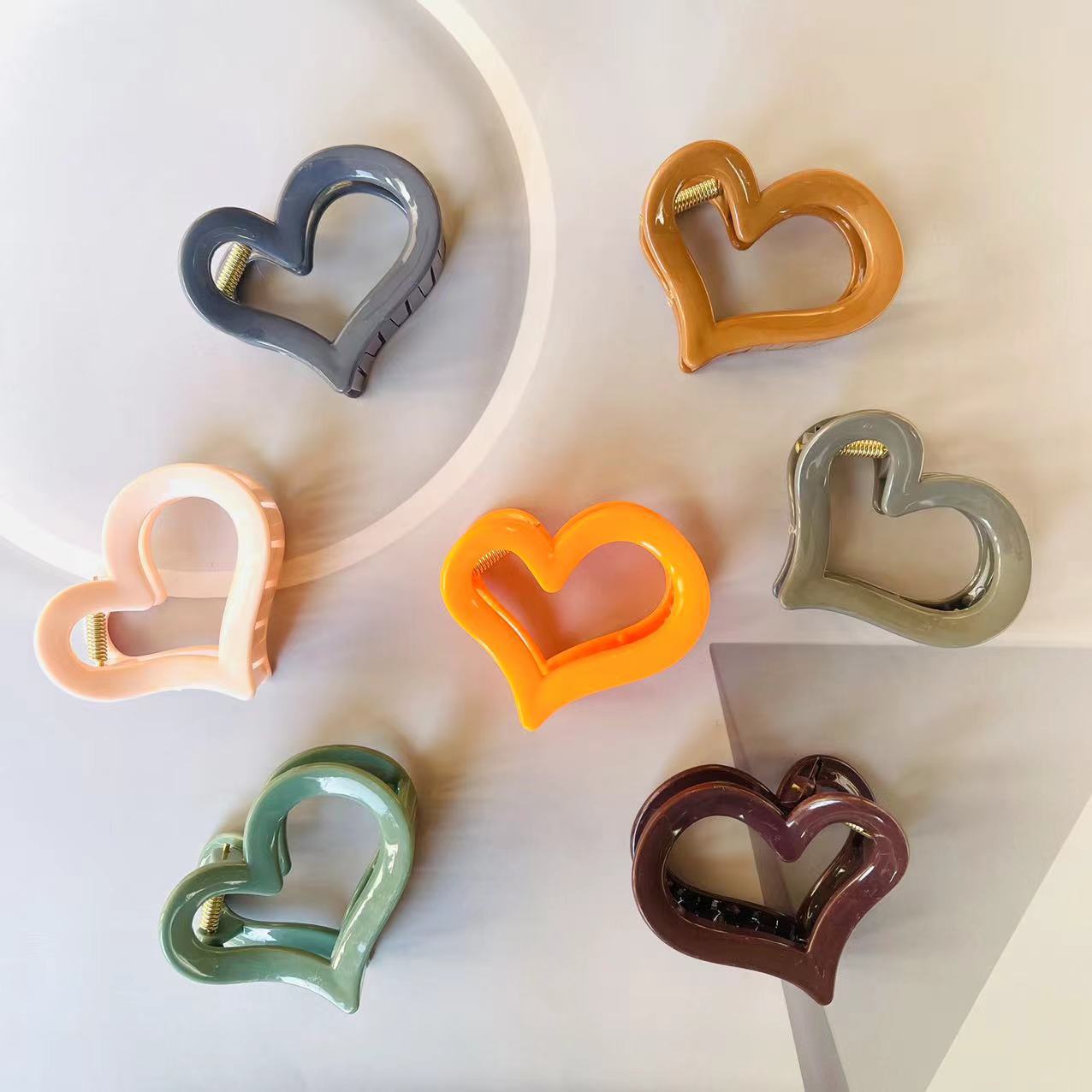 【1-12 Zones 】7002 Heart-shaped Hairpin 12/ Pack 1800/ box Cute Girl Hairpin Stylish Heart-shaped Hair clip at the back of the head Shark Clip Korean Style Instagram Simple Hair Clip Headwear pic 1