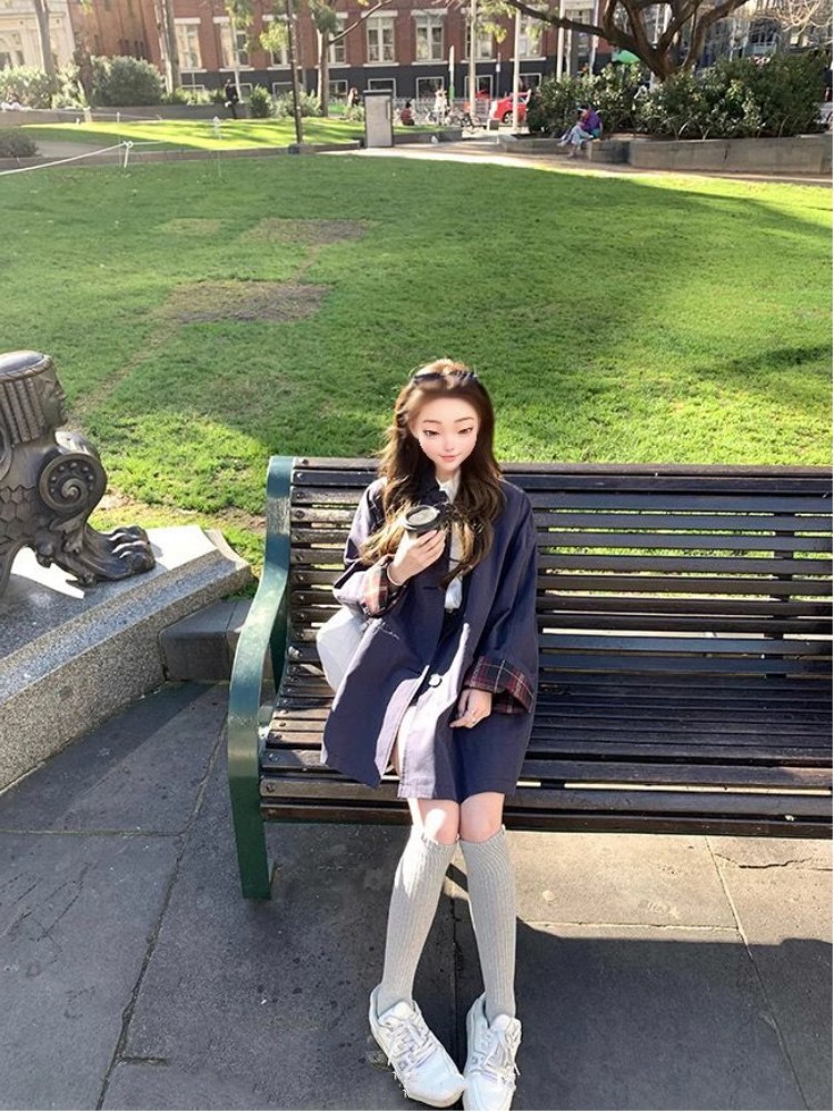 秋日巴塞尔 设计感翻领短款风衣女秋季宽松格纹拼接外套详情9