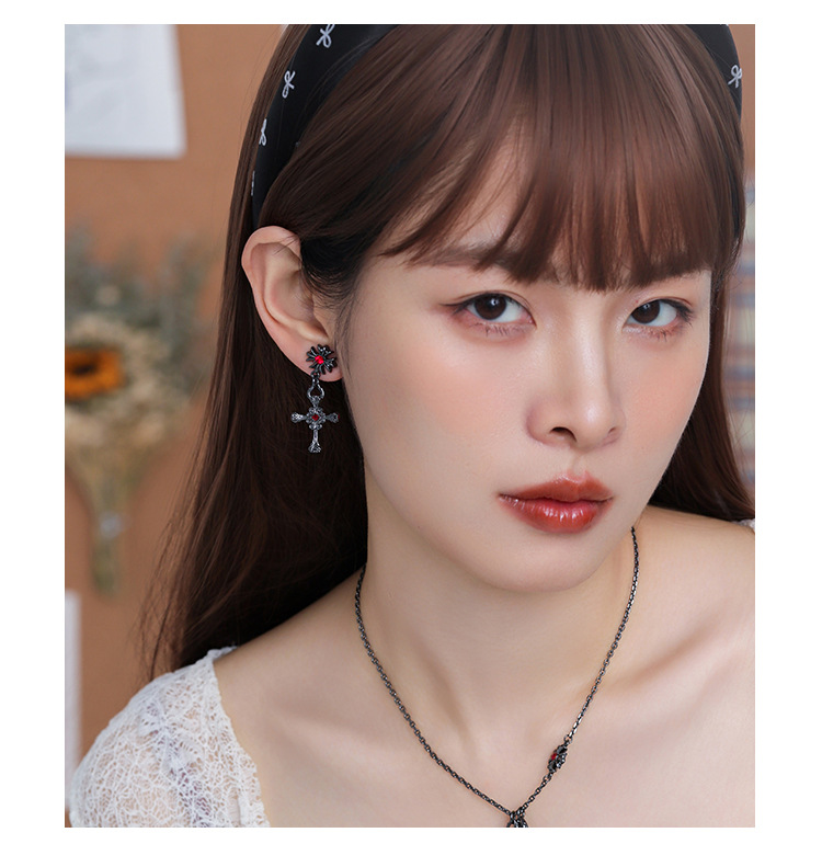 暗夜圣十字架系列耳环女甜酷风原创不对称设计感小众精致耳饰批发详情9