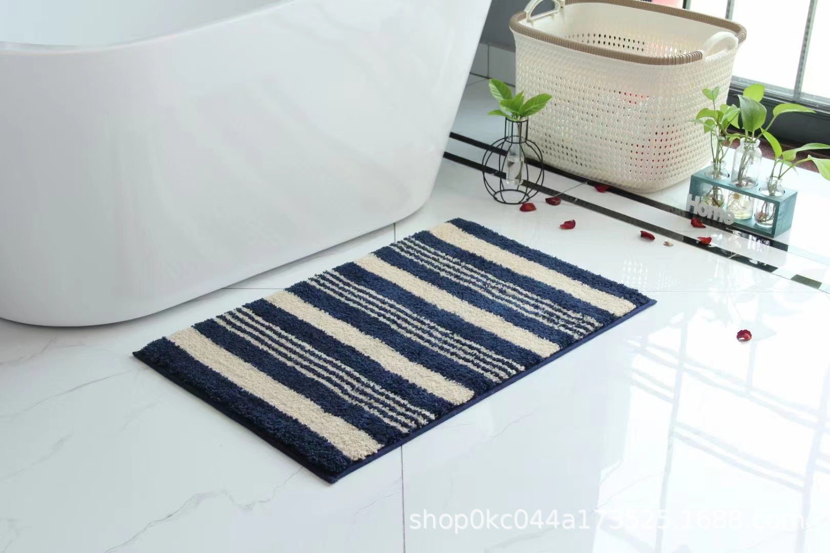 Wholesale of new cross-border anti-slip super-fine fiber kitchen sofa MATS, absorbent MATS, carpets, bathroom anti-slip floor MATS and climbing MATS pic 3