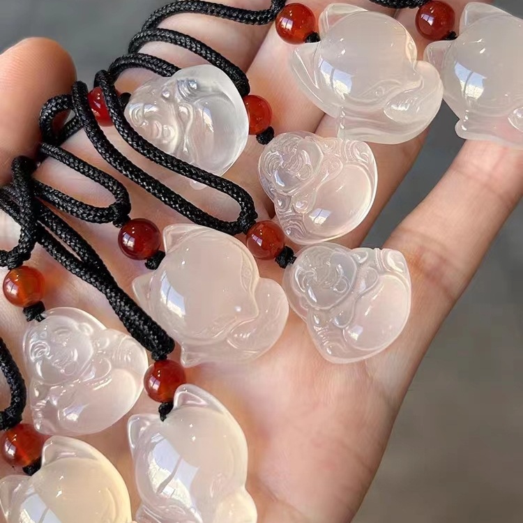 小众设计狐狸天然玛瑙荔枝冻笑佛弥勒佛项链女款锁骨链玉髓吊坠 直播热销款详情2