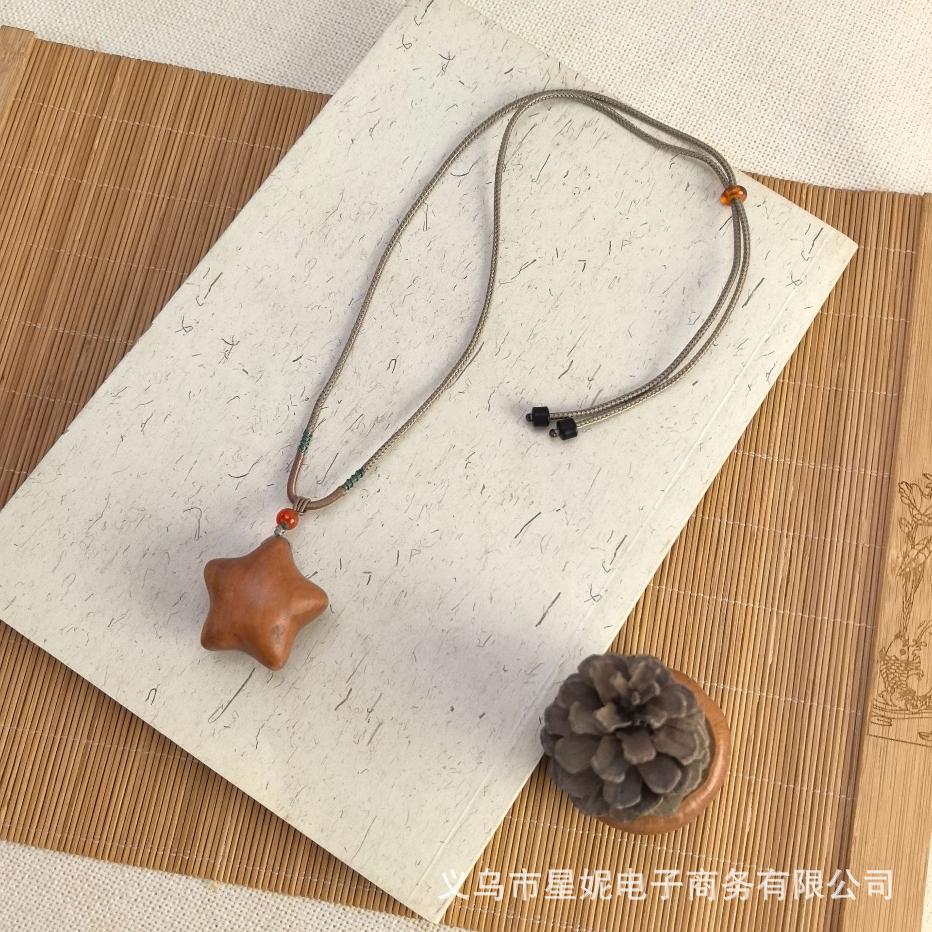 New Chinese-style natural cliff cypress moon pendant necklace for women, retro ethnic style, Zen design, star collarbone chain accessory pic 8