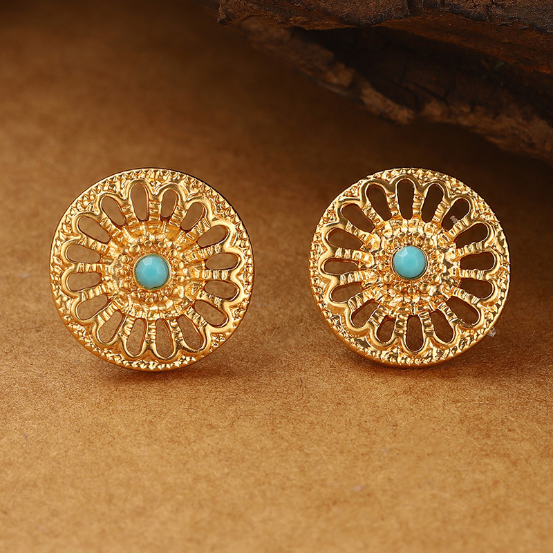 Retro stone earrings, flower-shaped stud earrings, hollowed-out, high-end design, niche, flattering face, simple design earrings for women pic 20