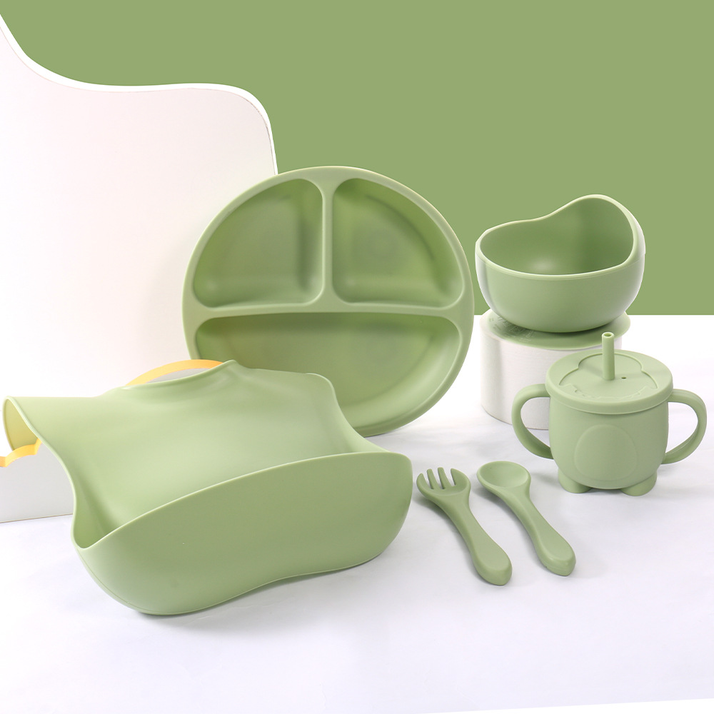 工厂宝宝硅胶双耳吸管杯耐摔耐高温婴儿喂养水杯企鹅款婴幼儿学饮杯餐具详情6