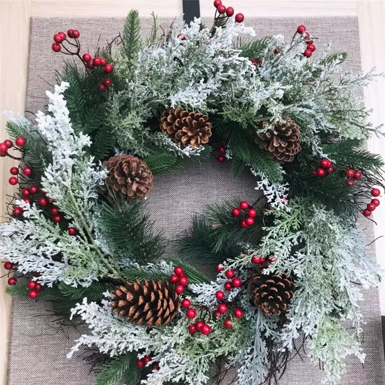 跨境圣诞节装饰品雪松浆果花环门挂圣诞倒挂树半面树壁挂圣诞布置详情3