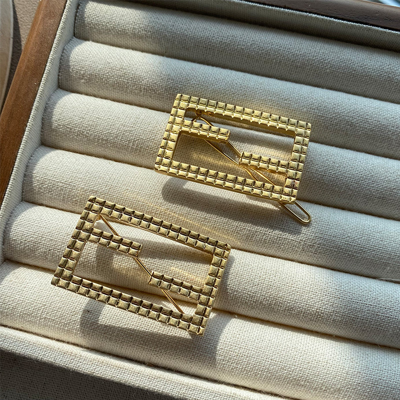 小众设计方形字母胸针饰品百搭精致高级感发夹个性时尚镀金配饰女详情2