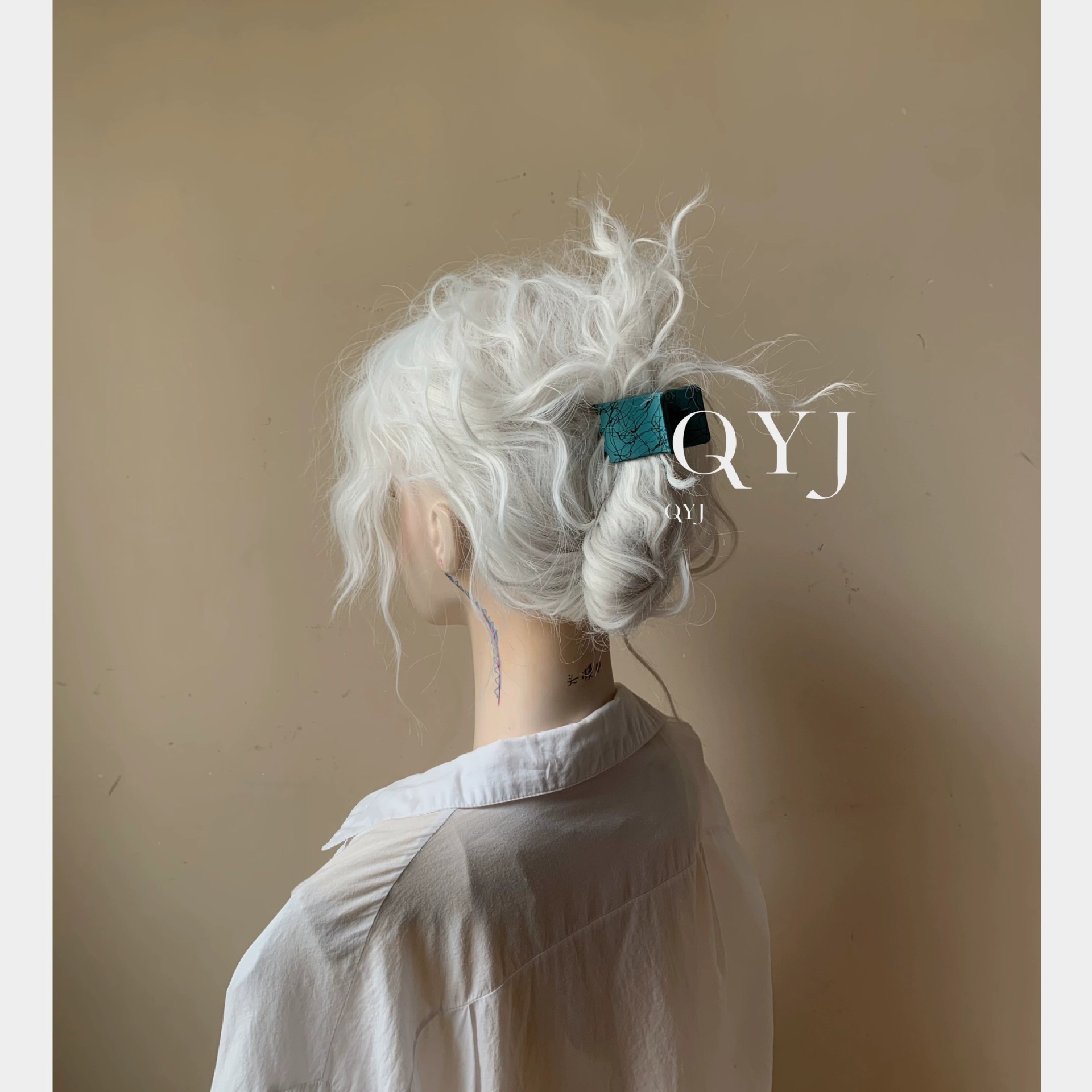 The 2023 new 6-tooth matte spinneret with a high spinneret ratio can catch old customers. Close your eyes and put it into the gripper to grab the hair and the back of the head pic 3