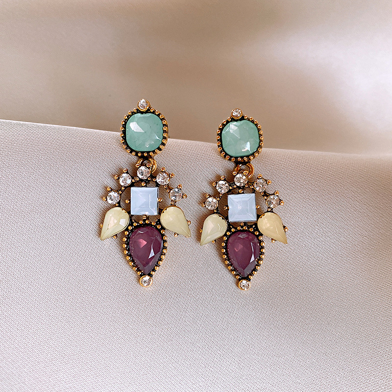 银针欧美夸张树脂镶钻花朵耳钉时尚小众设计感耳环轻奢高级感耳饰详情5