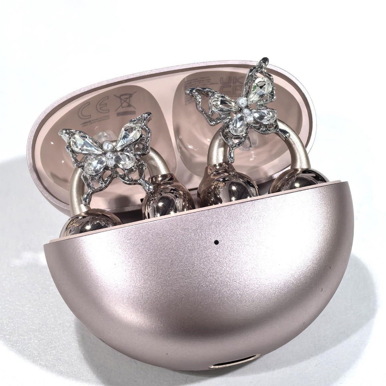 满钻蝴蝶结耳机钻扣欧美风小众设计轻奢高级感耳机夹diy配件高级详情5