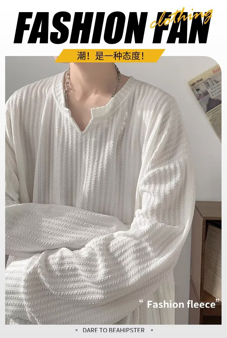Textured V-neck long-sleeved T-shirt for men, a loose and heavyweight top from a trendy brand for spring and autumn. It exudes a cool and sophisticated vibe, paired with a base layer pic 1