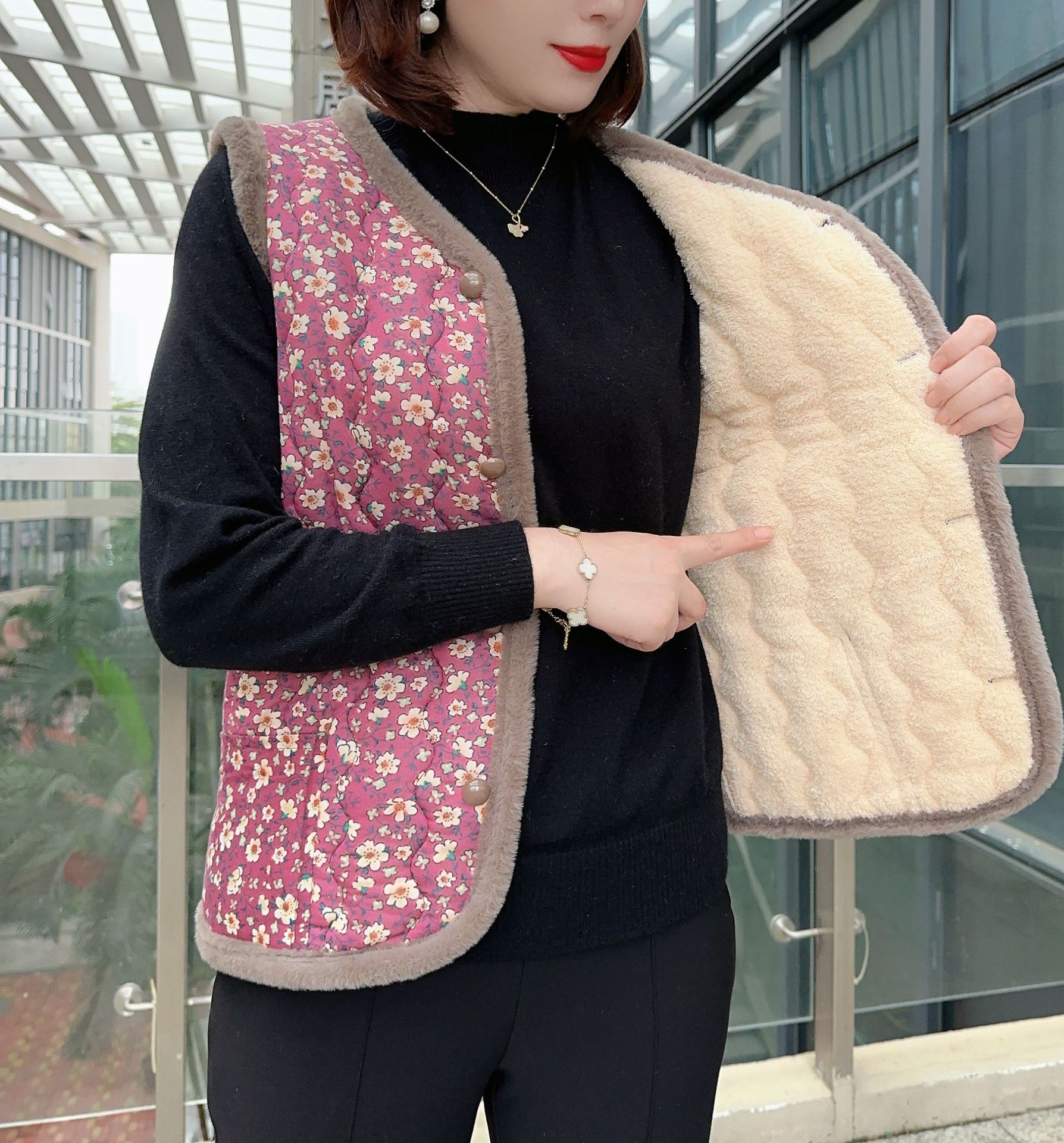 花棉袄妈妈装秋冬装短款马甲大码奶奶加绒保暖碎花棉衣马夹大花女详情5