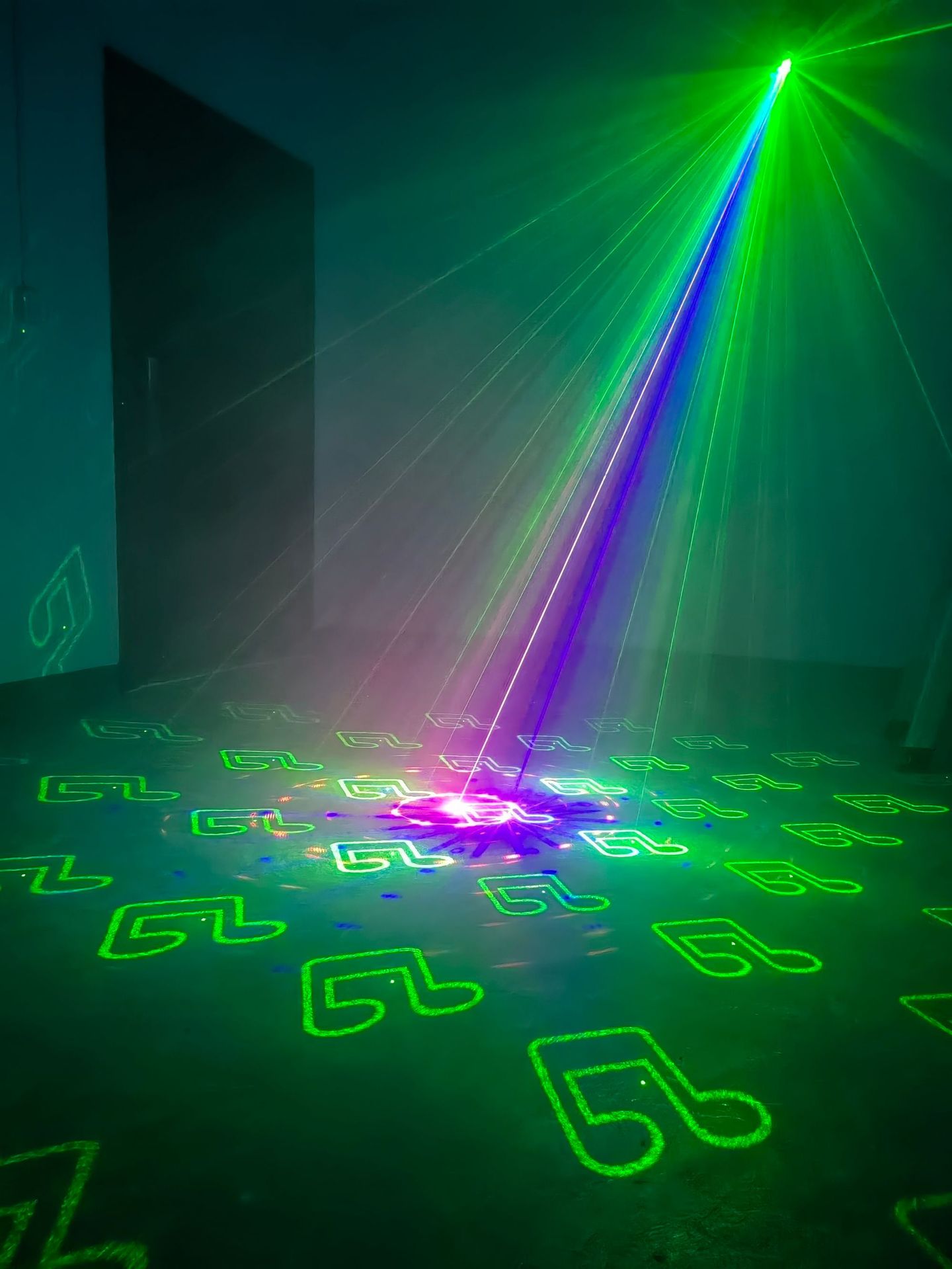 LED舞台灯激光壁挂灯酒吧台灯声控USB包房家庭KTV聚光灯 舞台炫彩灯光效果强详情6