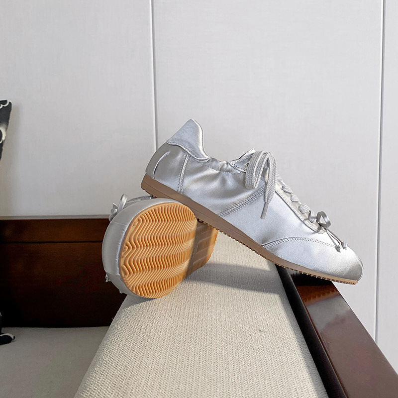 2025春季新款芭蕾风甜妹圆头缎面运动板鞋蝴蝶结休闲德训鞋女详情7