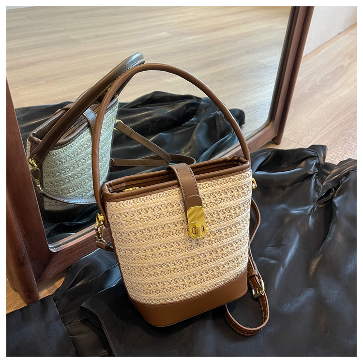 This 2023 new, niche design crossbody bag for women is a versatile and high-end hand-held bucket bag for summer pic 9