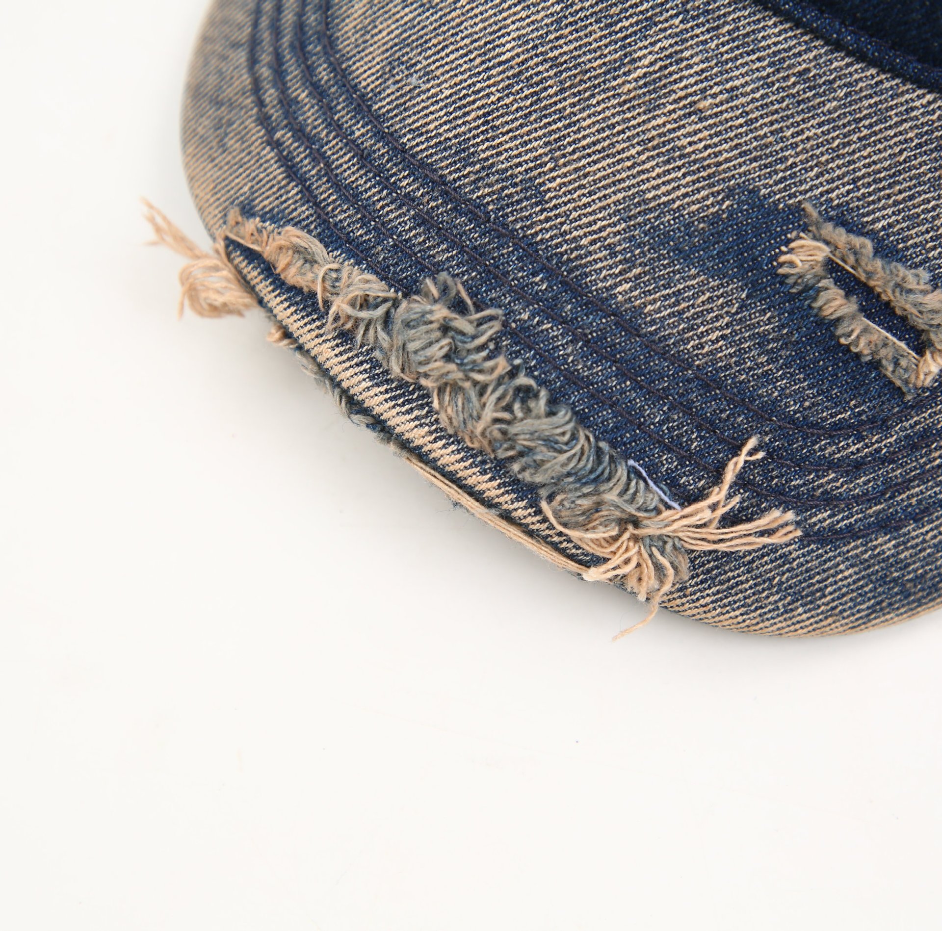 Original design, retro and distressed, ripped denim baseball cap for women, Korean style, versatile and face-enhancing, small sunshade baseball cap for men pic 5