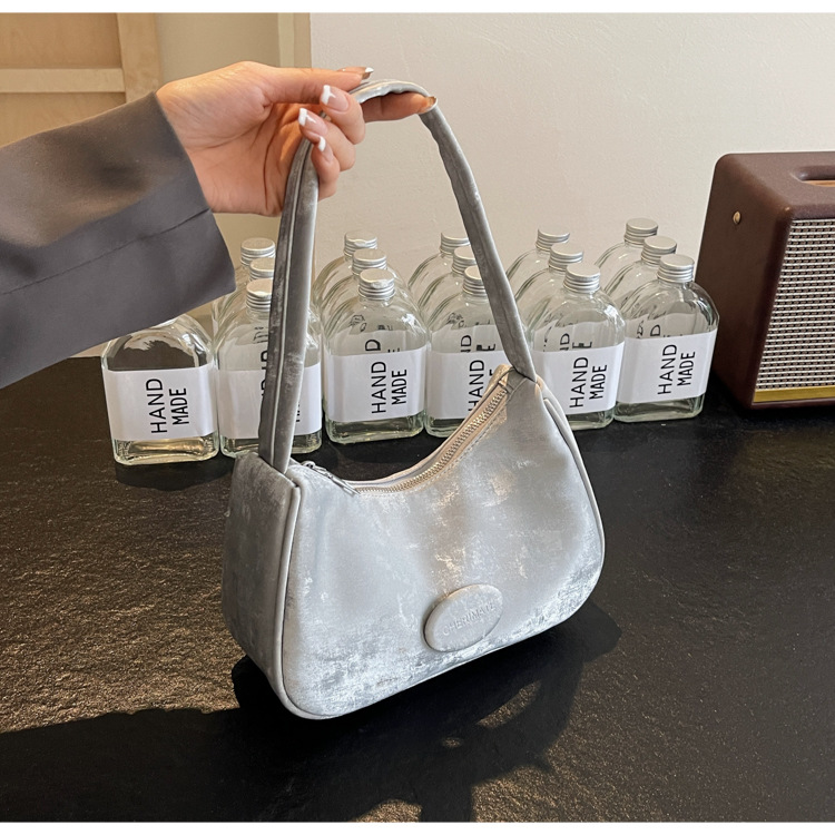 大容量通勤托特包女新款洋气单肩包潮搭时尚斜挎包都市风休闲女包详情42