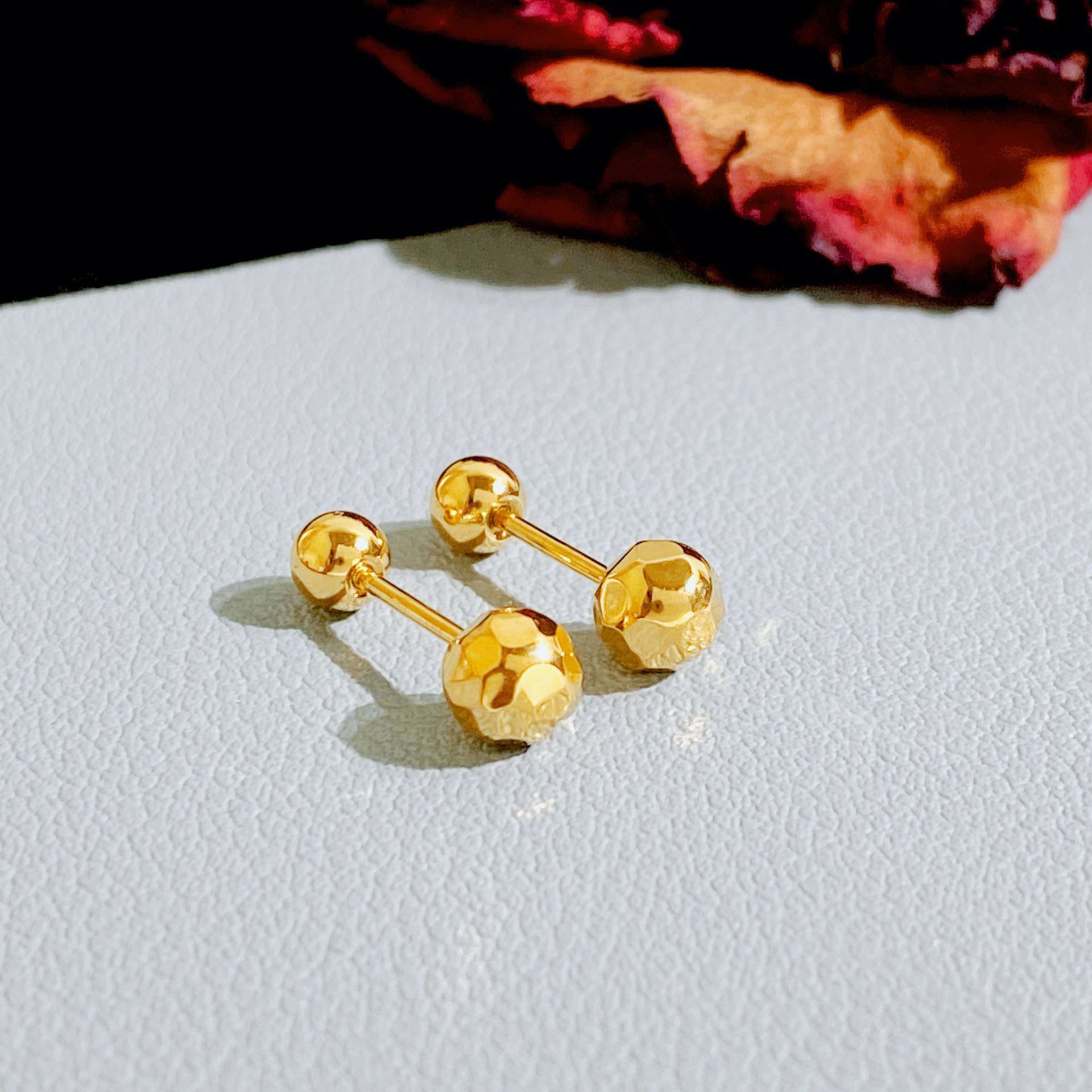 Anti-loss matte round bead stud earrings for women, heart-shaped titanium steel earrings that do not fade, high-end and elegant stud earrings pic 4