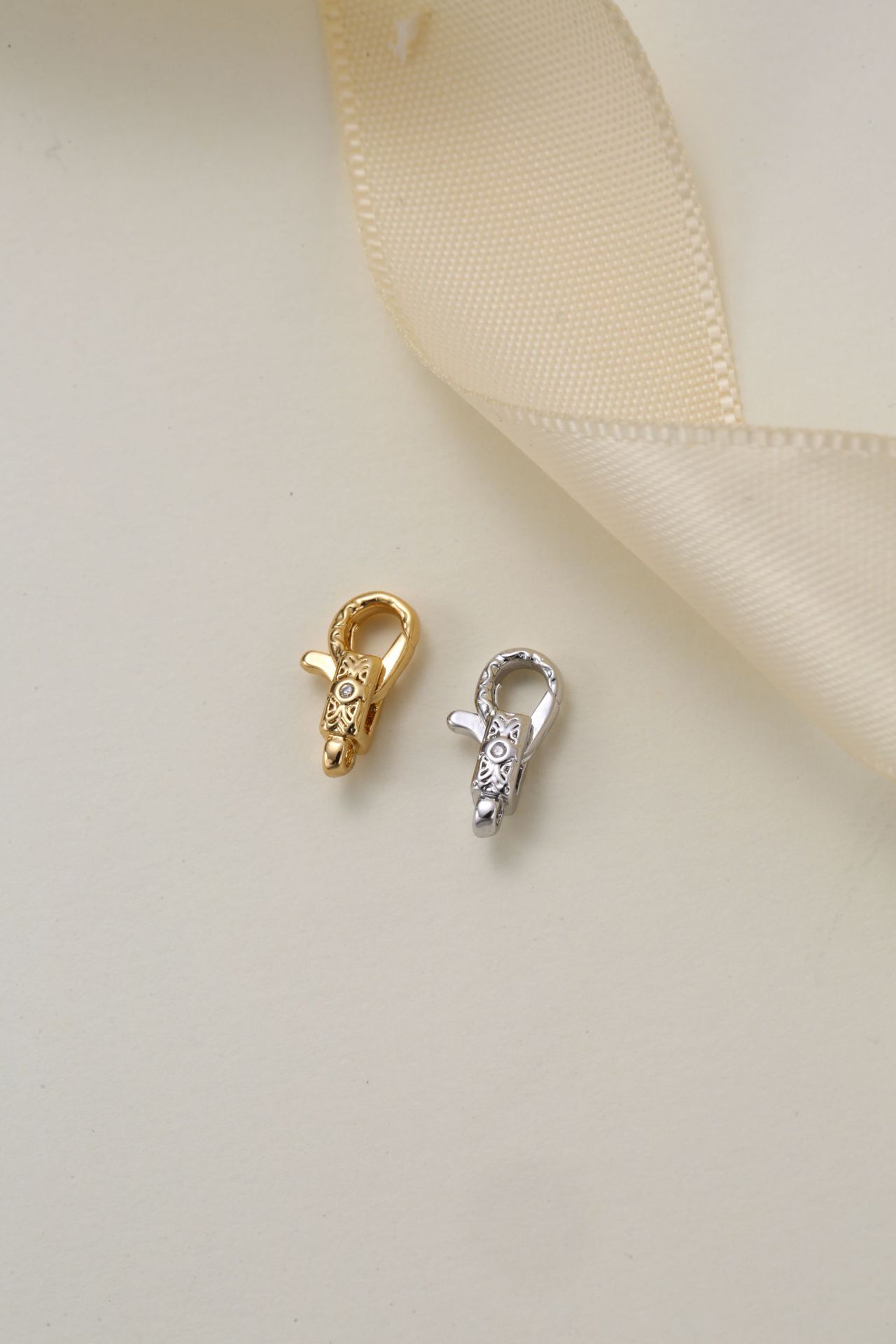 High-quality diamond-encrusted, high-grade brass cast special-shaped lobster pendant, necklace pendant, clothing pendant, 18K color retention pic 24