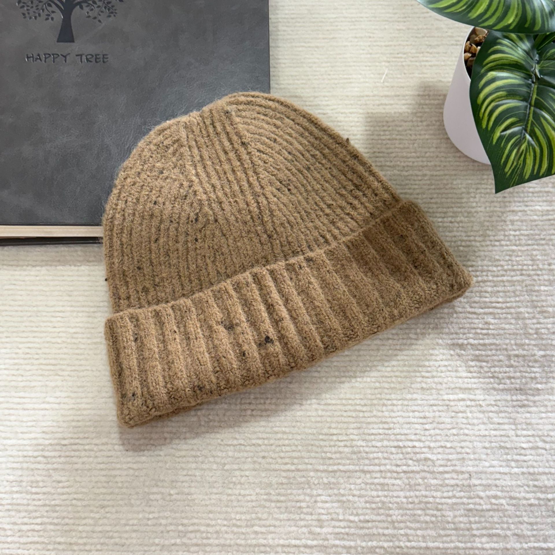 Factory direct sales of versatile and warm knitted caps for both men and women. 2025 Autumn and winter simple commuting style 0305 pic 7