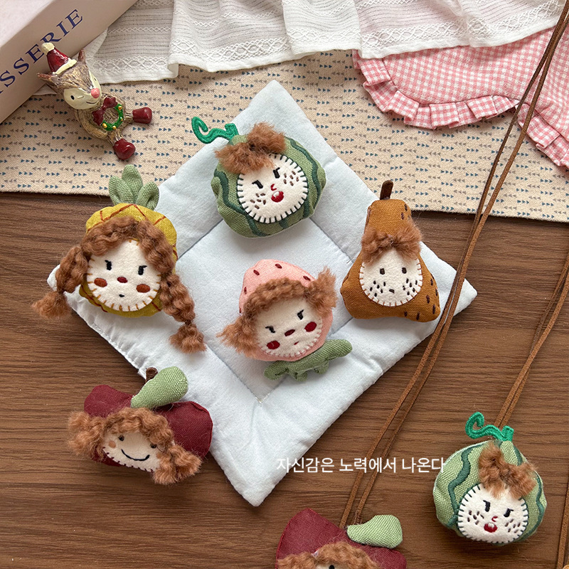 韩版卡通可爱水果立体塞棉手工胸针配饰毛线针织衣服宝宝胸针配饰详情3