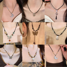 Korean retro titanium steel necklace for women, versatile and high-end pearl pendant, ins style niche collarbone chain accessory wholesale pic 5