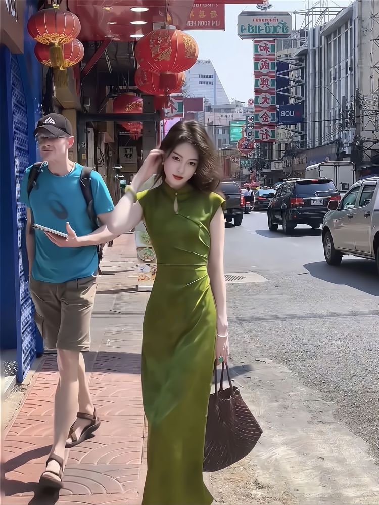 New Chinese-style green slimming and whitening cheongsam dress, a young and elegant summer dress with a light Chinese style and short sleeves pic 4