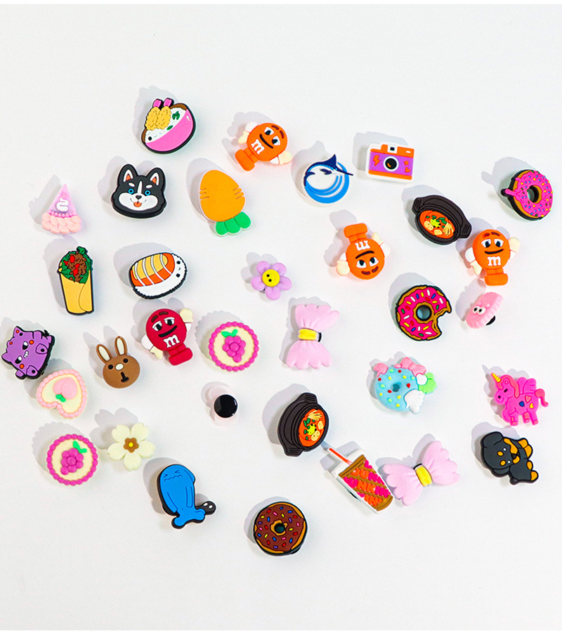 跨境热卖卡通DIY鞋花扣洞洞鞋配饰PVC软胶装饰配件鞋扣小饰品批发详情12
