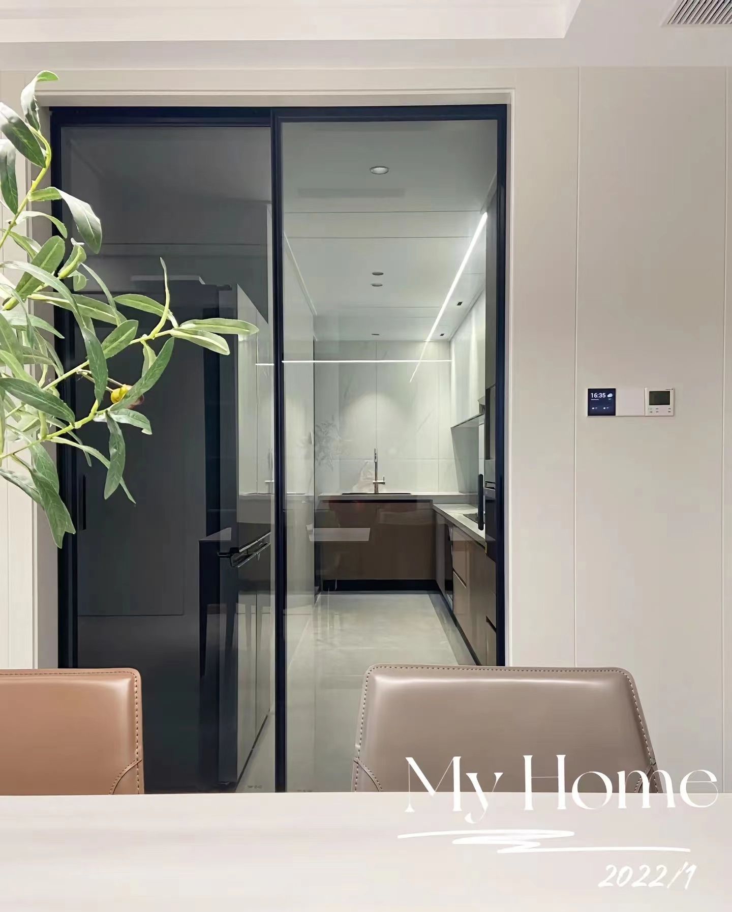 极窄推拉门一字自粘拉手免打孔移门把手厨房门小金条手把条形扣手详情9