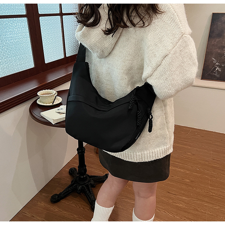 今年流行牛津布包包斜挎包女2026新款休闲单肩学生上课饺子包百搭详情39