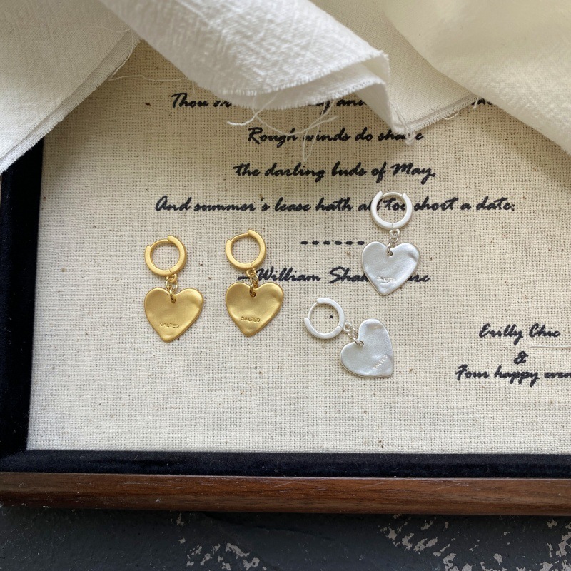 韩国fever博主同款爱心耳环女复古小众设计磨砂熔岩桃心吊坠耳钉详情2