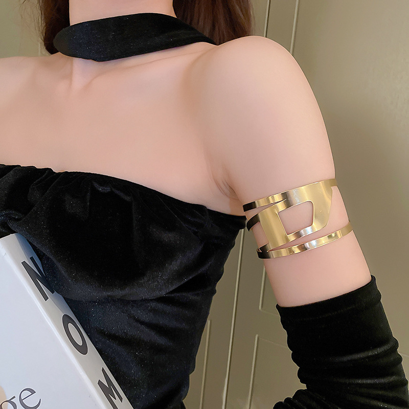 Cross-border European and American open armband bracelet, high-end, niche, versatile bracelet, exaggerated, individual and fashionable jewelry for women wholesale pic 3