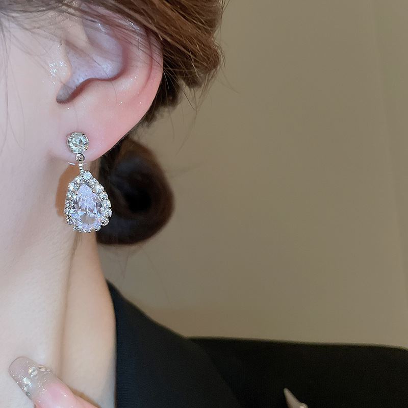 European and American cross-border water drop diamond-encrusted stud necklace, light luxury style fashion pendant, collarbone chain, internet-famous high-end accessory for women pic 20