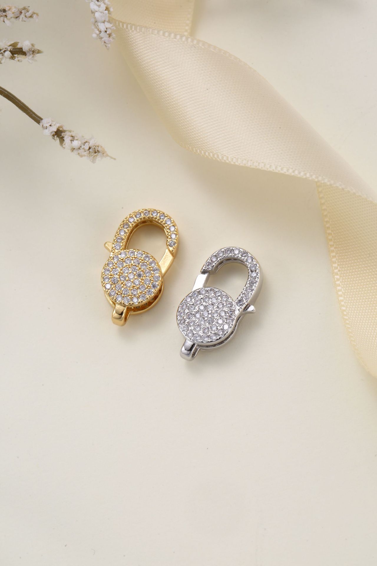 High-quality diamond-encrusted, high-grade brass cast special-shaped lobster pendant, necklace pendant, clothing pendant, 18K color retention pic 12