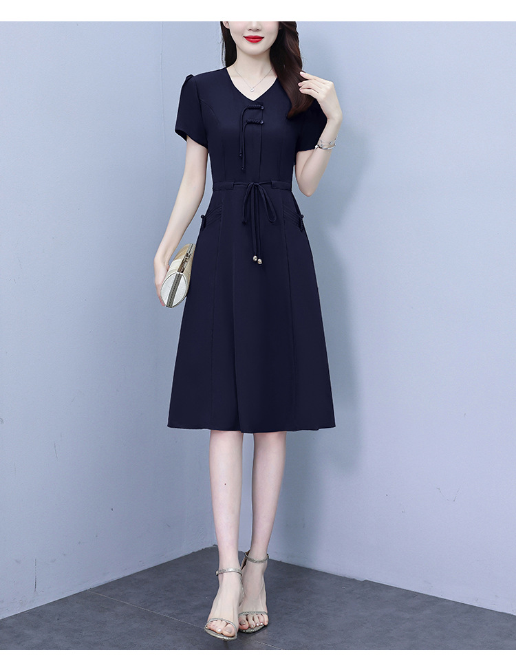 新中式V领连衣裙女2024夏季新款气质中长款收腰显瘦中年妈妈裙子详情25