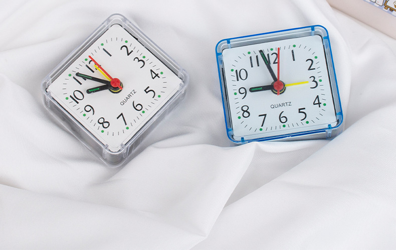简约小闹钟方形学生桌面台钟可爱迷你儿童卧室床头钟表厂家批发详情6