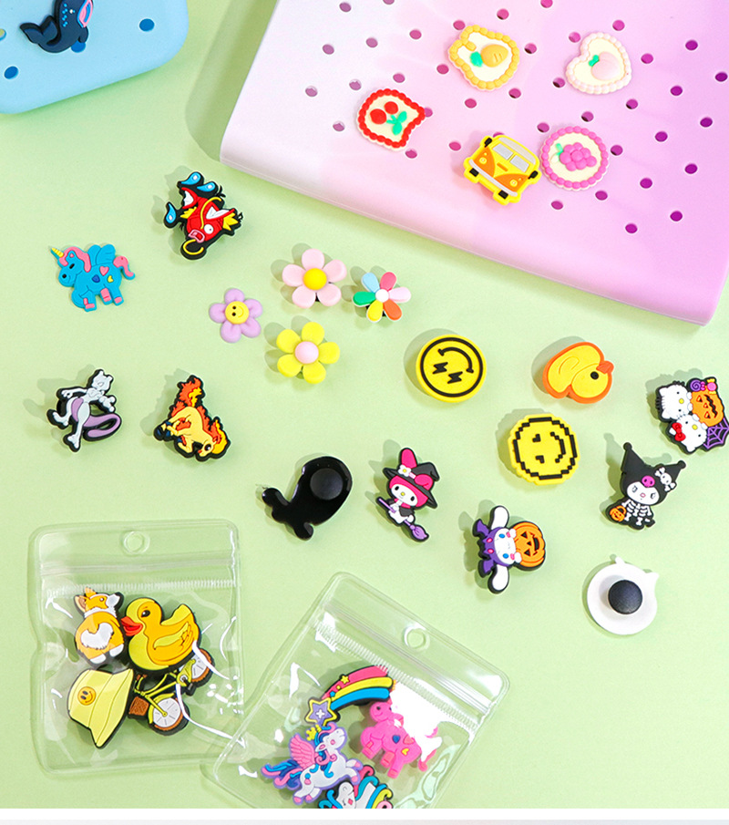 跨境热卖卡通DIY鞋花扣洞洞鞋配饰PVC软胶装饰配件鞋扣小饰品批发详情14