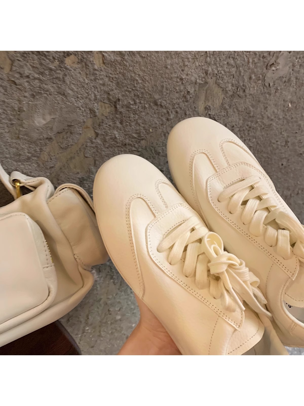 葡萄妈studiolee同款  奶芙少女~超软皮面秀气圆头系带阿甘德训鞋详情6