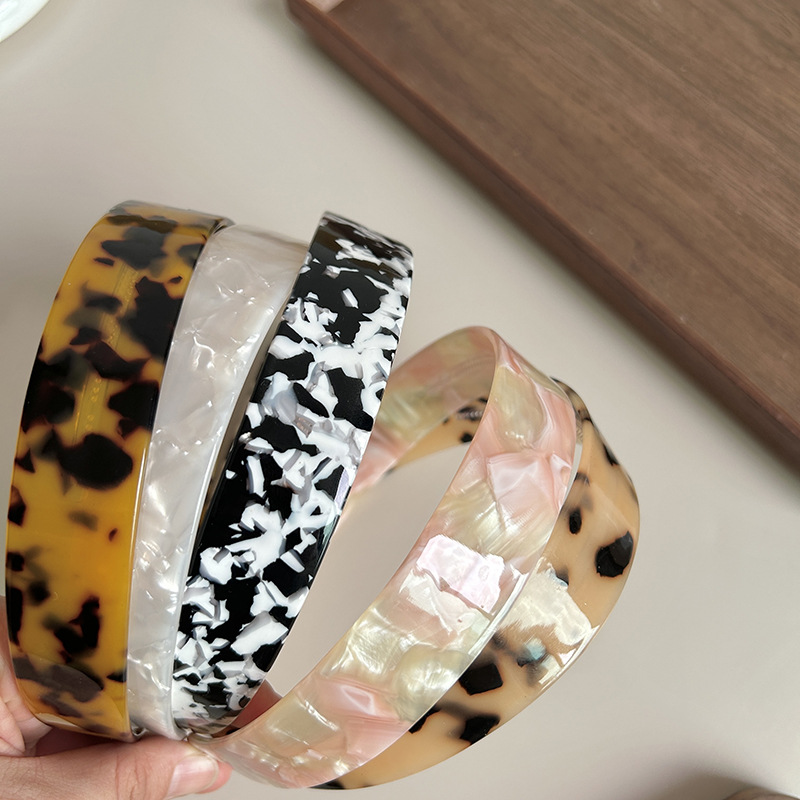 Korean acetate leopard print color hairband with teeth, anti-slip wide edge headband and hair clip, a versatile new for French style women going out pic 8