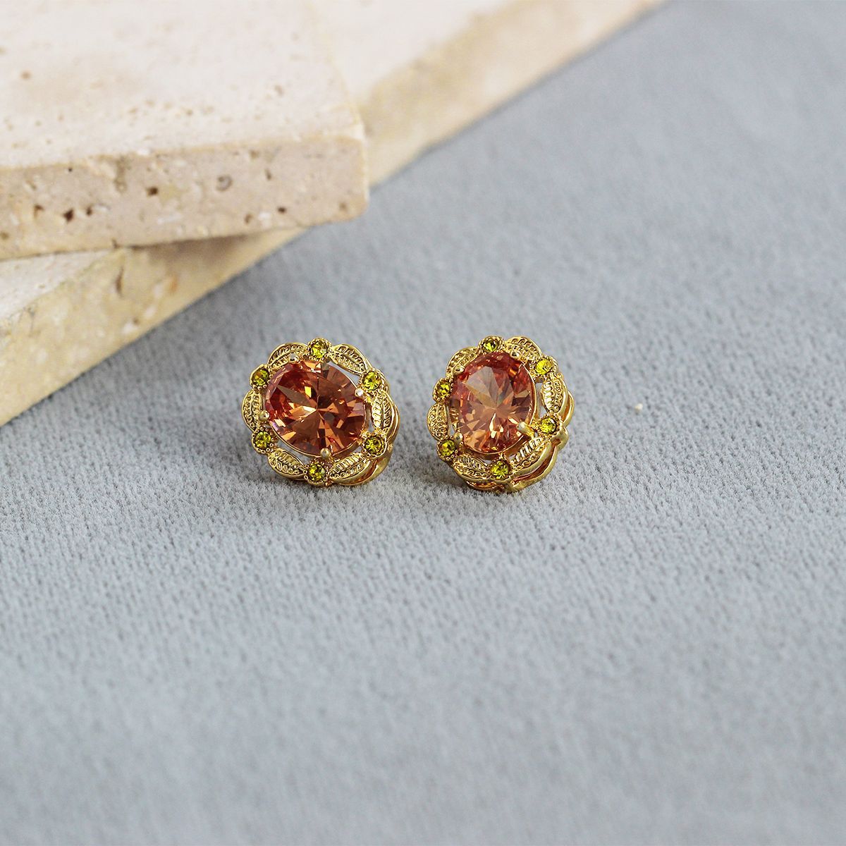 LIL*系列百合花耳钉繁华同款复古香槟色优雅冷清气质锆石花朵耳钉详情5